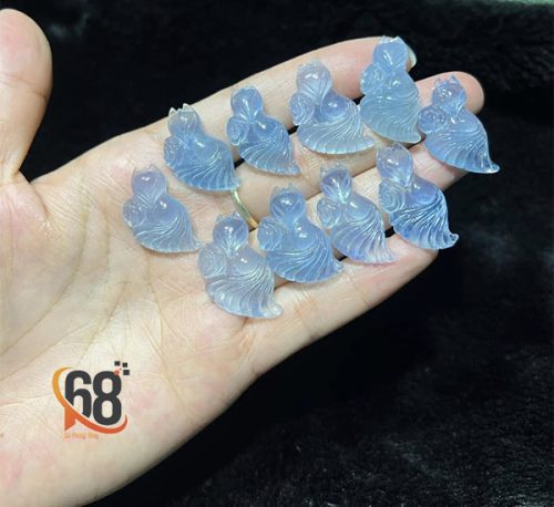 Hồ Ly Đá Aquamarine Dáng Đuôi Dài