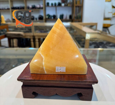 Kim Tự Tháp Đá Thạch Anh Vàng