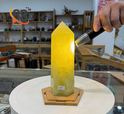 Trụ Đá Thạch Anh Vàng