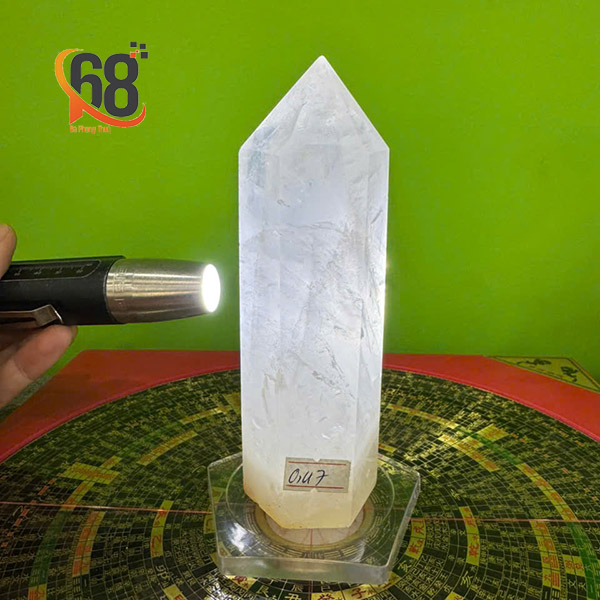 Trụ đá thạch anh trắng 0.47kg