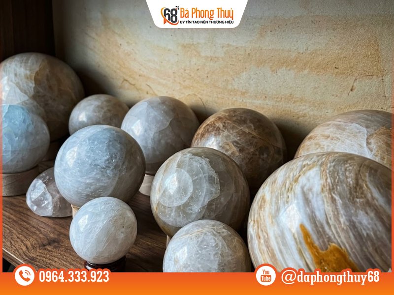 Bố trí vật phẩm phong thủy theo từng loại cửa ra vào