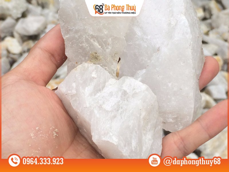 Ứng dụng thực tế phổ biến của đá thạch anh vụn Ứng dụng thực tế của đá thạch anh vụn trong trang trí và phong thủy