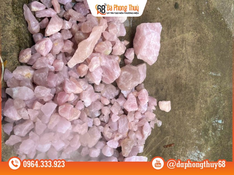 Rải đá thạch anh vụn phòng khách là gì?
