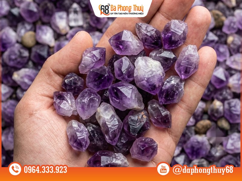 Cách dùng đá thạch anh vụn tím đúng phong thủy - Rải nền nhà