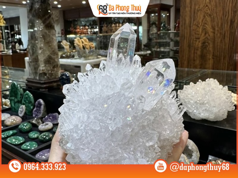Quả cầu đá thạch anh trắng là gì?