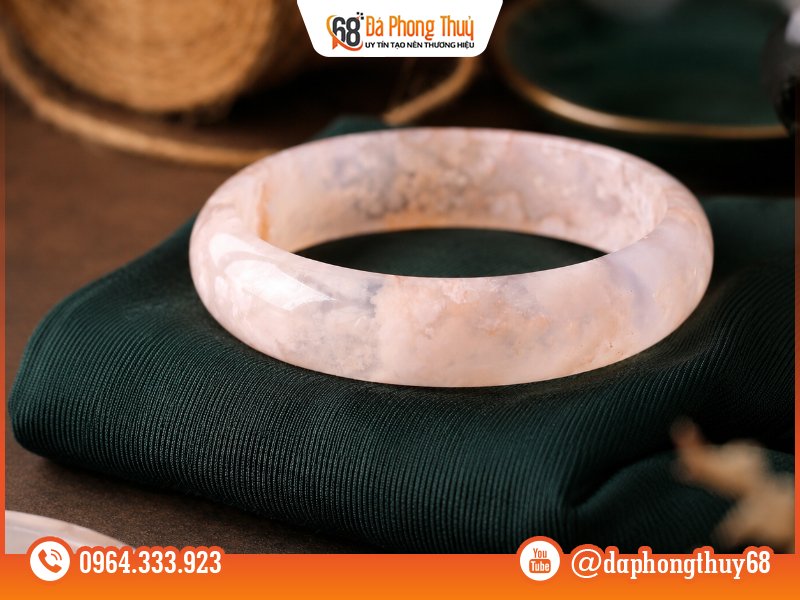 Các loại vòng mã não phổ biến - Mã não đen