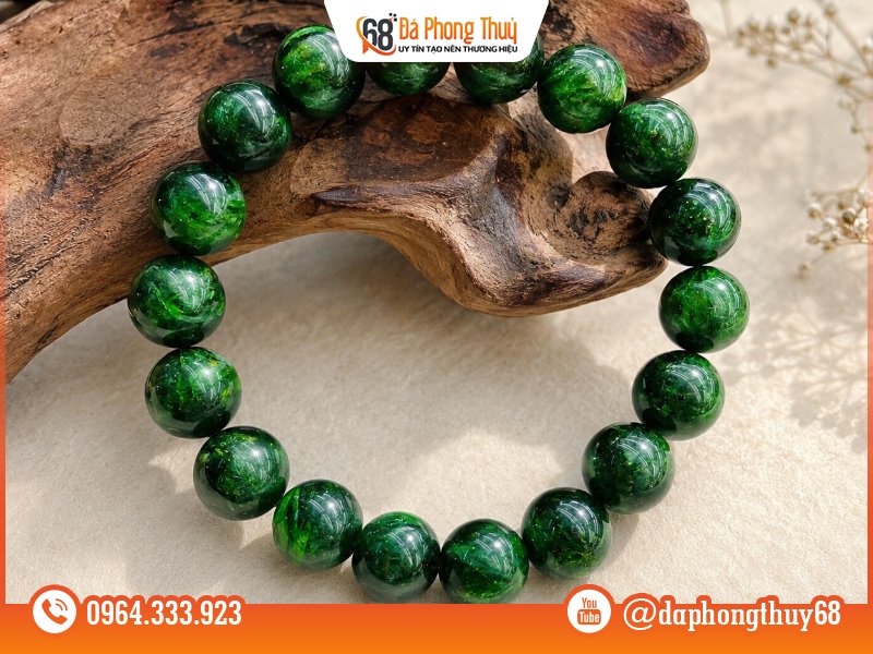 Top 10 vòng đá phong thuỷ mệnh Mộc nên cân nhắc - Thạch anh xanh (Aventurine) Top 10 vòng đá phong thuỷ mệnh Mộc nên cân nhắc - Thạch anh xanh (Aventurine)